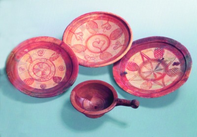 Образцы глиняной посуды. VI в. (Археологический музей Неа-Анхиалос. Греция)
