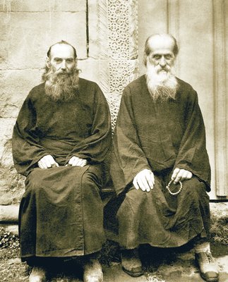 Преподобные Иоанн (Майсурадзе) и Иоанн (Мхеидзе). Фотография. 40-е гг. XX в.