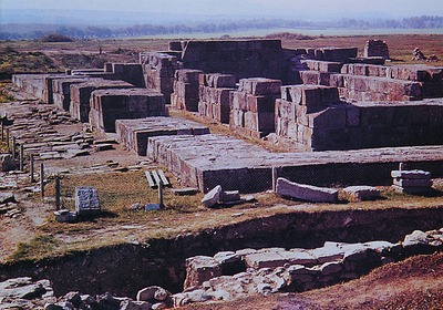 Руины Большого дворца хана Крума в Плиске. IX в.