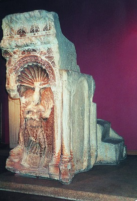 Амвон из ц. вмч. Георгия в Фессалонике. Кон.V - нач. VI в. (Археологический музей. Стамбул)