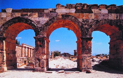 Северные ворота Иераполя (совр. Манбидж. Сирия)