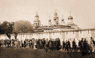 Крестный ход в Димитриевом Прилуцком мон-ре 3 июня 1902 г. Фотография. (ВГИАХМЗ)
