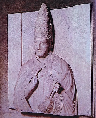 Бонифаций VIII. Скульптор Арнольфо ди Камбио. Капелла св. Бонифация IV в старом соборе св. Петра (ныне в папских апартаментах)