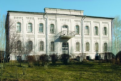 Келейный корпус мон-ря. Фотография. 2007 г.