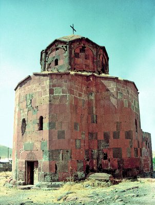 Храм Зарнджа. 30–40-е гг. VII в. Фотография. 1995 г.