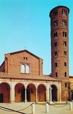 Базилика Сант-Аполлинаре Нуово. До 526 г.