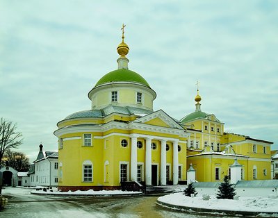 Собор во имя вмц. Екатерины (ок. 1800-1802) и трапезная церковь (1787). Фотография. 2008 г.