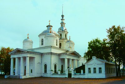 Собор во имя Св. Троицы в Кинешме. 1838 г. Фотография. 2001 г.