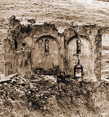 Фрагмент юж. стены Зругского храма. Нач. XI в. Фотография. 80-е гг. XX в.