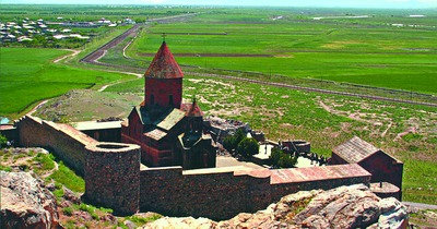 Мон-рь Хор-Вирап в Армении. Место заточения свт. Григория Просветителя