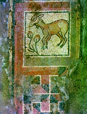 Фрагмент мозаики пола церкви в Бичвинте. IV–V вв.