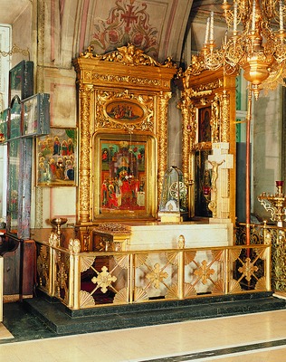 Надгробие над местом погребения Святейшего Патриарха Сергия (Страгородского)